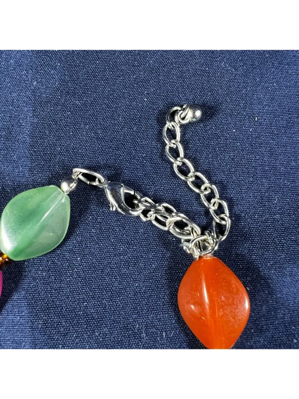 Multicolor Leaf-Shaped Beaded Necklace With Adjustable Lobster Clasp Chain - Picture 2 of 2